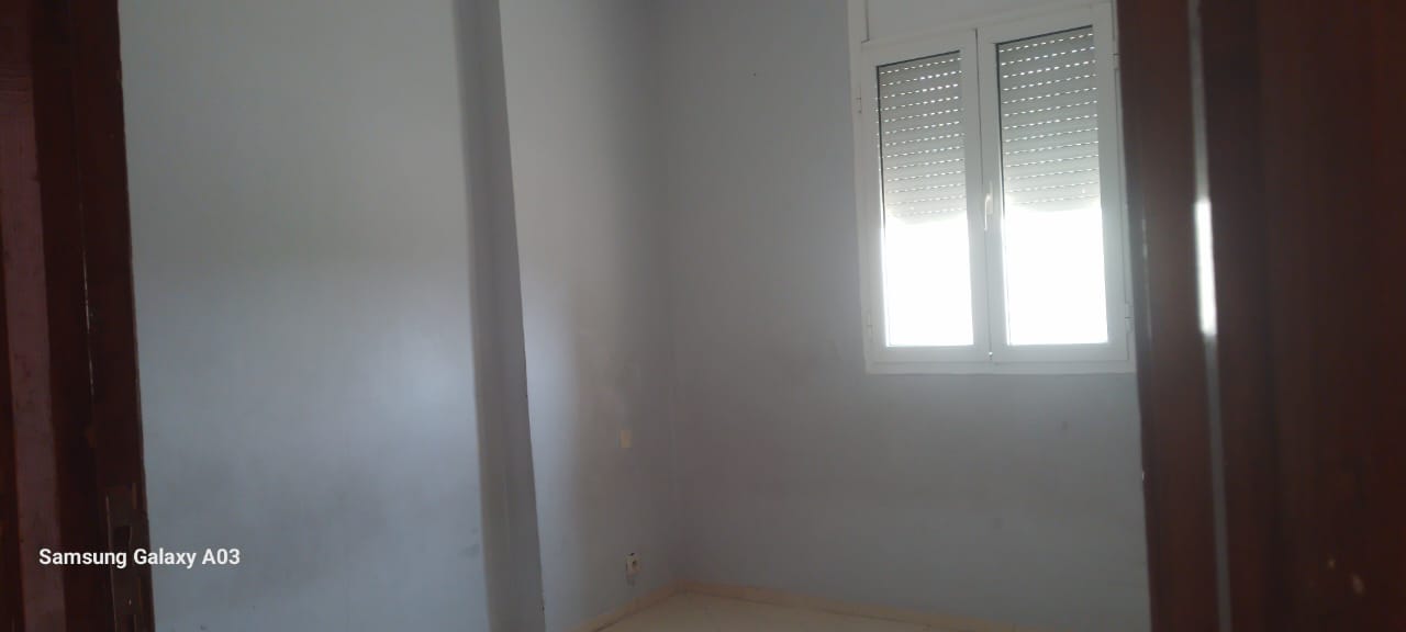 Marrakech Expert Immo vous propose à la location un bel appartement de 95 m² situé sur l’Avenue Allal El Fassi