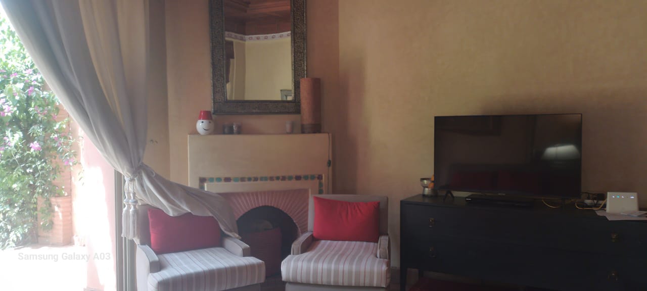 Marrakech Expert Immo vous propose à la vente un somptueux appartement meublé en rez-de-jardin – Palmeraie – Grand luxe