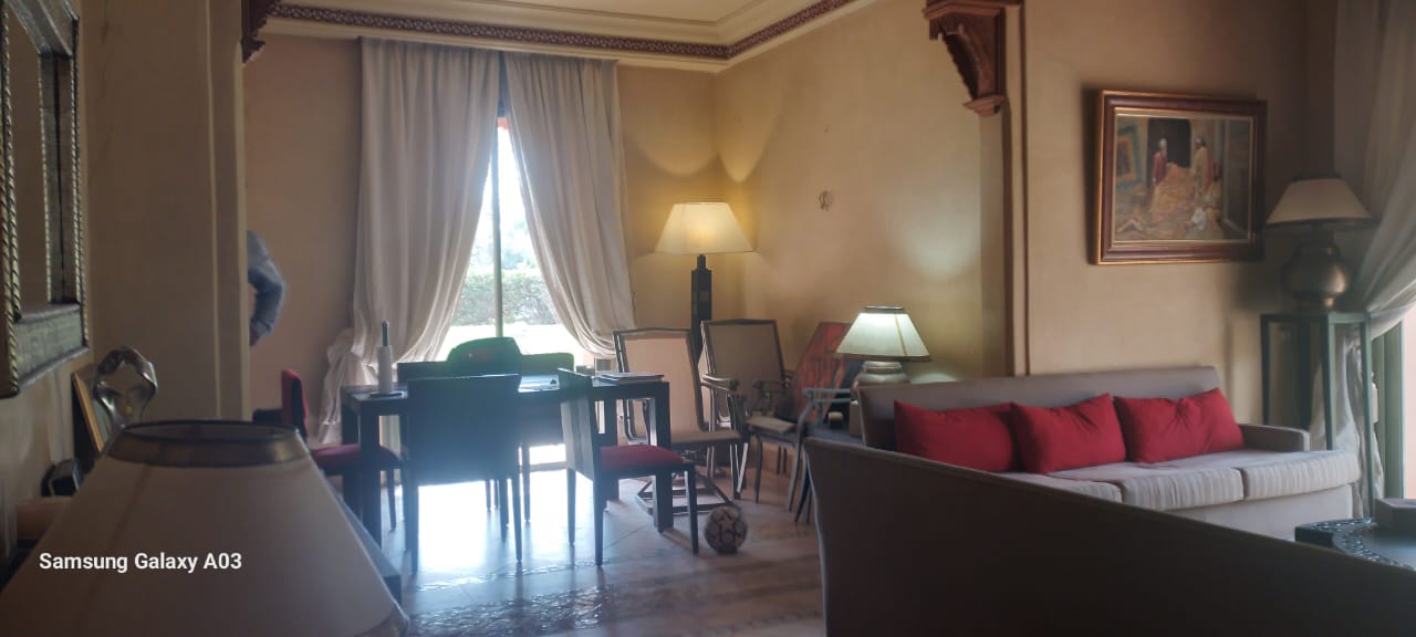 Marrakech Expert Immo vous propose à la vente un somptueux appartement meublé en rez-de-jardin – Palmeraie – Grand luxe