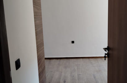 Marrakech Expert Immo vous propose ce charmant studio à vendre, situé dans l’un des quartiers les plus recherchés de Mar