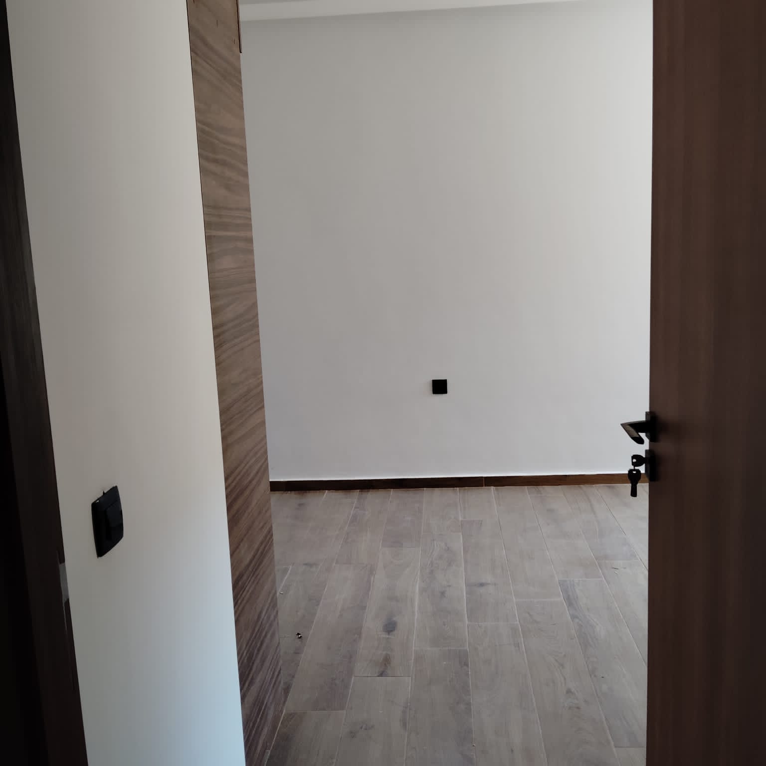 Marrakech Expert Immo vous propose ce charmant studio à vendre, situé dans l’un des quartiers les plus recherchés de Mar
