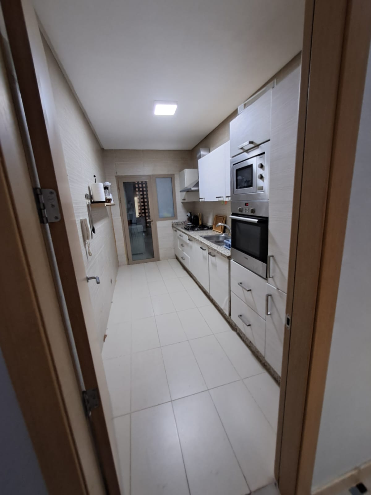 Marrakech Expert Immo vous propose en location meublée ce superbe appartement en rez-de-jardin