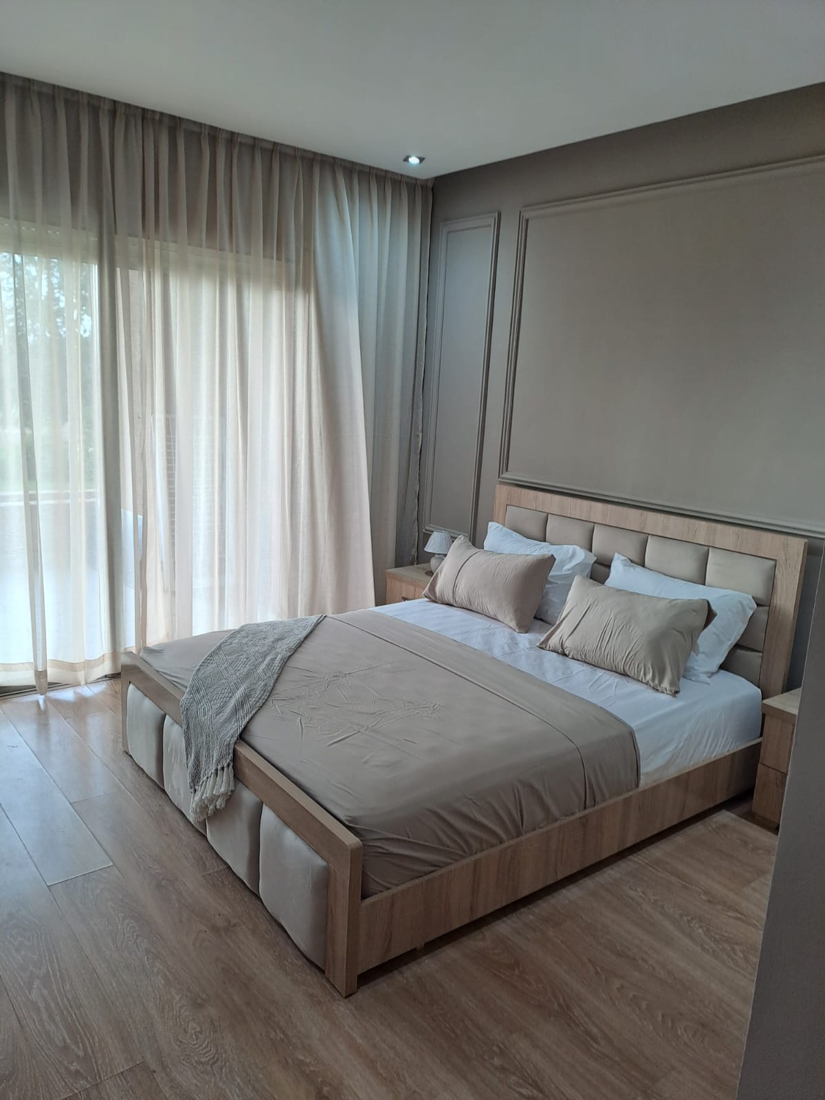 Marrakech Expert Immo vous propose en location meublée ce superbe appartement en rez-de-jardin