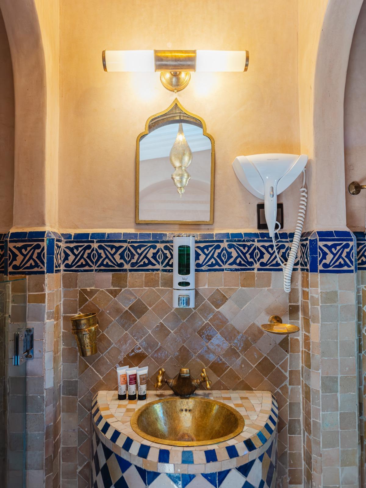 RIAD TITRÉ DE CHARME À VENDRE – KARYA PRIVÉE, MARRAKECH