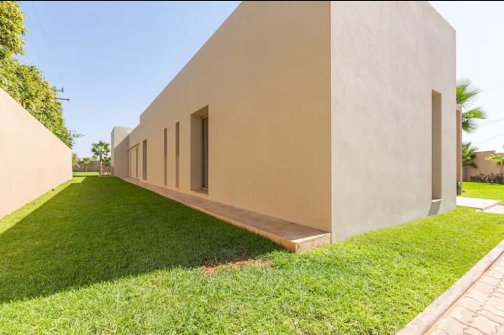 VILLA DE PRESTIGE MEUBLÉE À LOUER – AUTORISATION DE SOUS-LOCATION – ROUTE DE OUARZAZATE, MARRAKECH