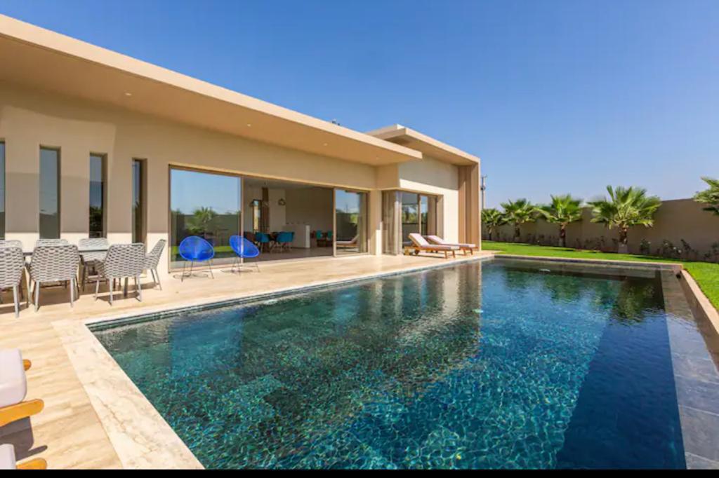 VILLA DE PRESTIGE MEUBLÉE À LOUER – AUTORISATION DE SOUS-LOCATION – ROUTE DE OUARZAZATE, MARRAKECH