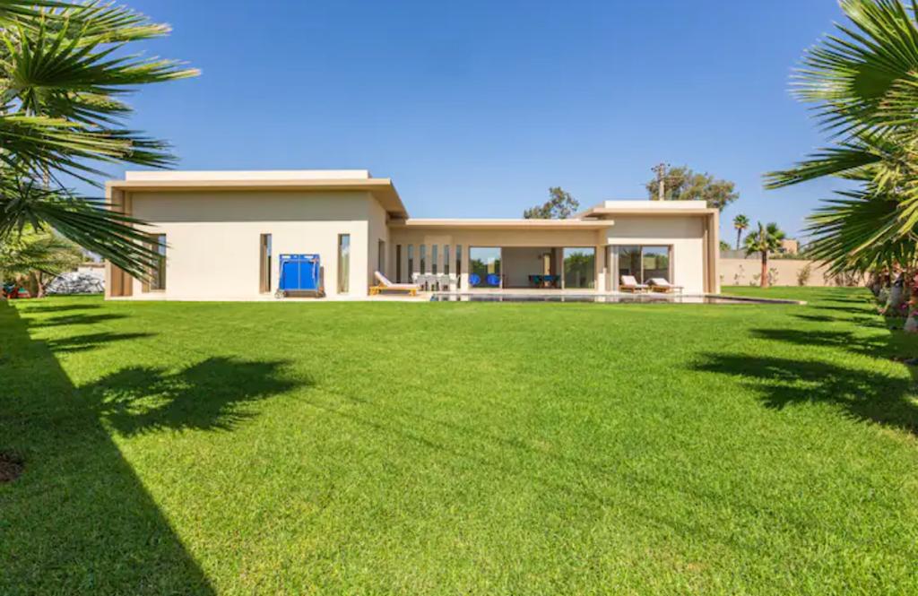 VILLA DE PRESTIGE MEUBLÉE À LOUER – AUTORISATION DE SOUS-LOCATION – ROUTE DE OUARZAZATE, MARRAKECH