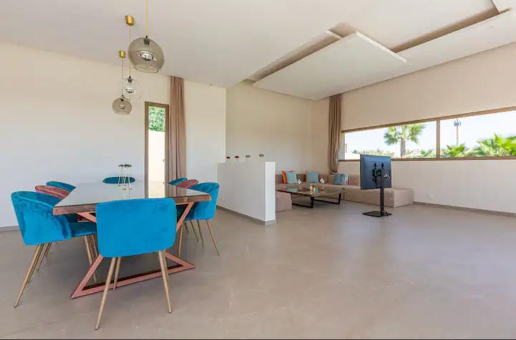 VILLA DE PRESTIGE MEUBLÉE À LOUER – AUTORISATION DE SOUS-LOCATION – ROUTE DE OUARZAZATE, MARRAKECH