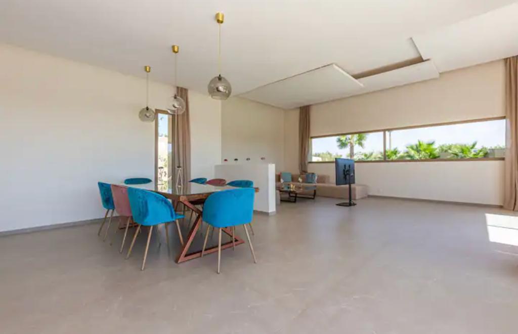 VILLA DE PRESTIGE MEUBLÉE À LOUER – AUTORISATION DE SOUS-LOCATION – ROUTE DE OUARZAZATE, MARRAKECH