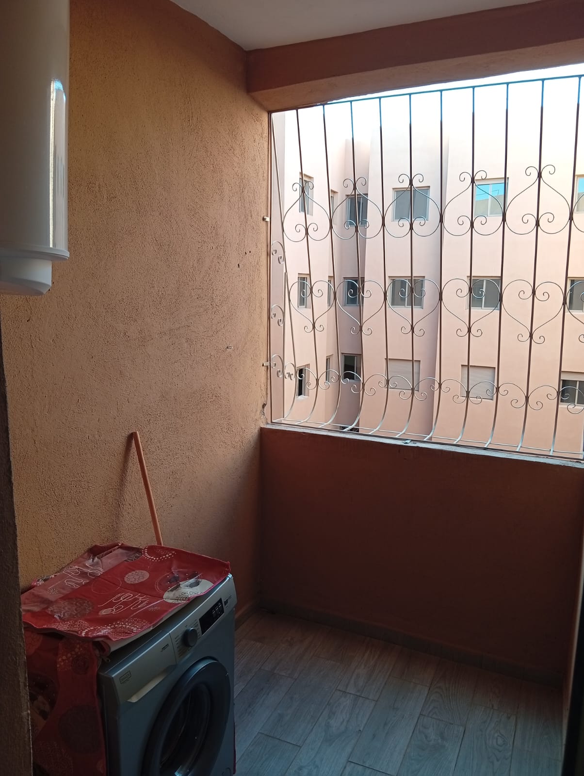 APPARTEMENT MEUBLÉ À LOUER