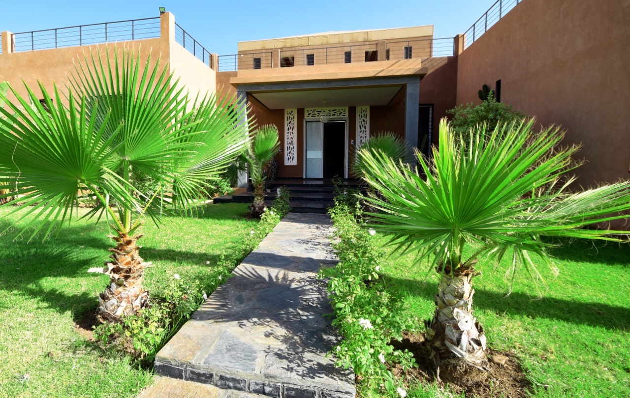 MAISON D’HÔTES / VILLA TOURISTIQUE À VENDRE