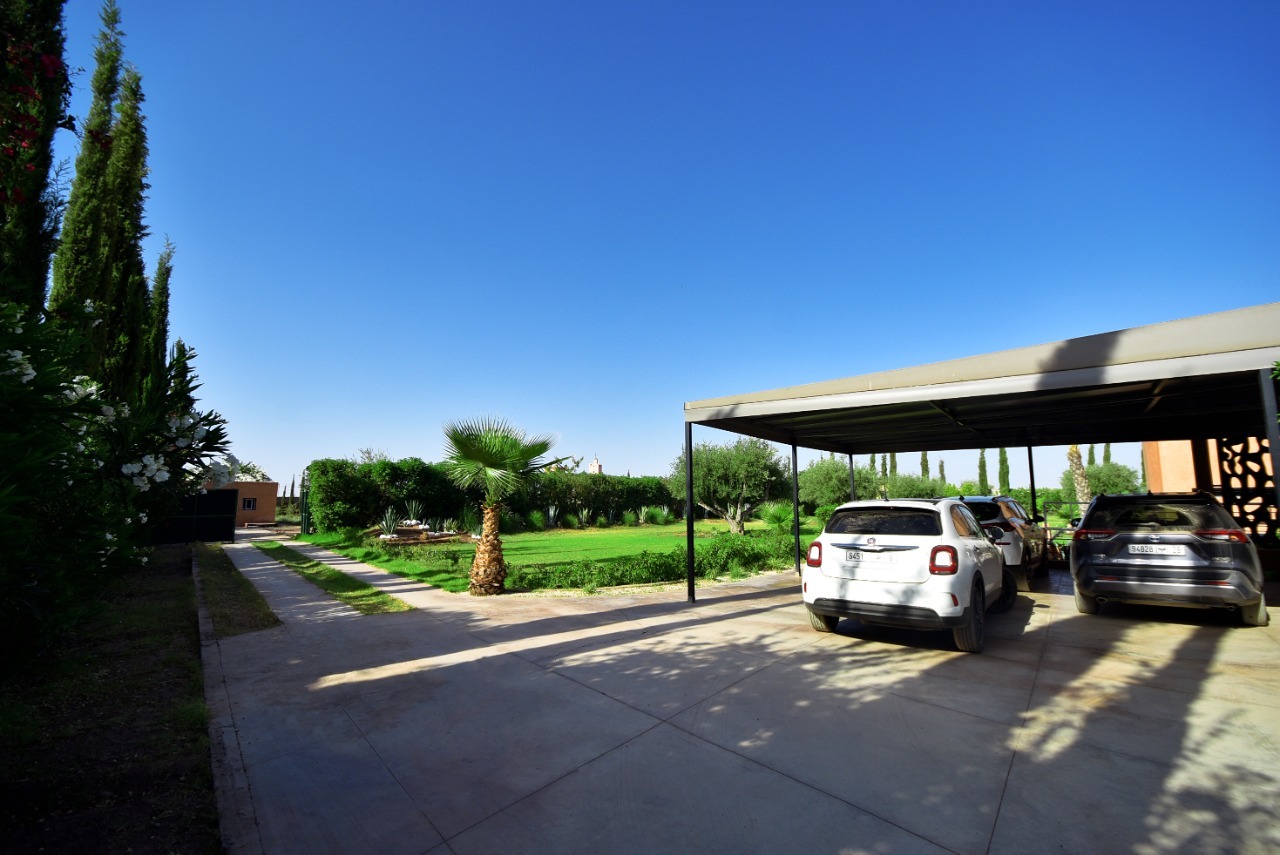 MAISON D’HÔTES / VILLA TOURISTIQUE À VENDRE
