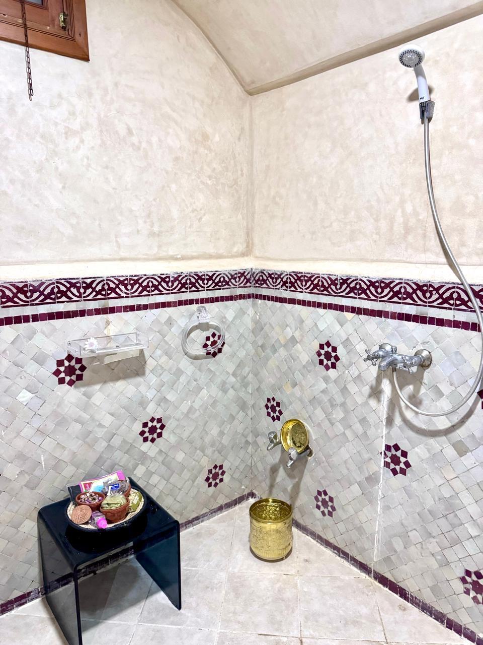 VILLA DE LUXE MEUBLÉE À LOUER – À PROXIMITÉ DE L’ÉCOLE AMÉRICAINE DE MARRAKECH
